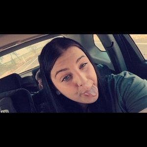 Meet your Posher, Alicia